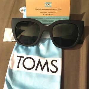 New TOMS sunglasses Sydney black